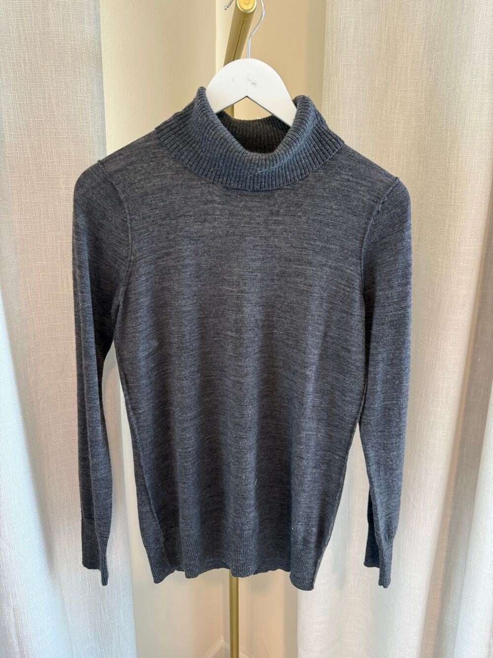 Victor by Victor Alfaro Pullover Sweater Women's Small Gray Turtleneck Normcore